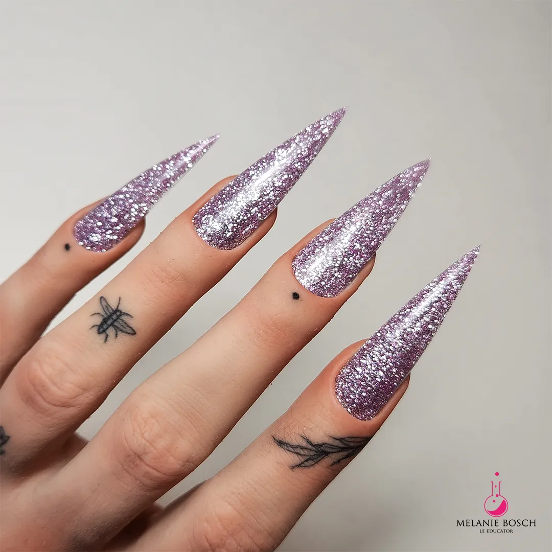 Light Elegance P+ All Eyes on Me gellakk 10 ml sølv-lilla glitter