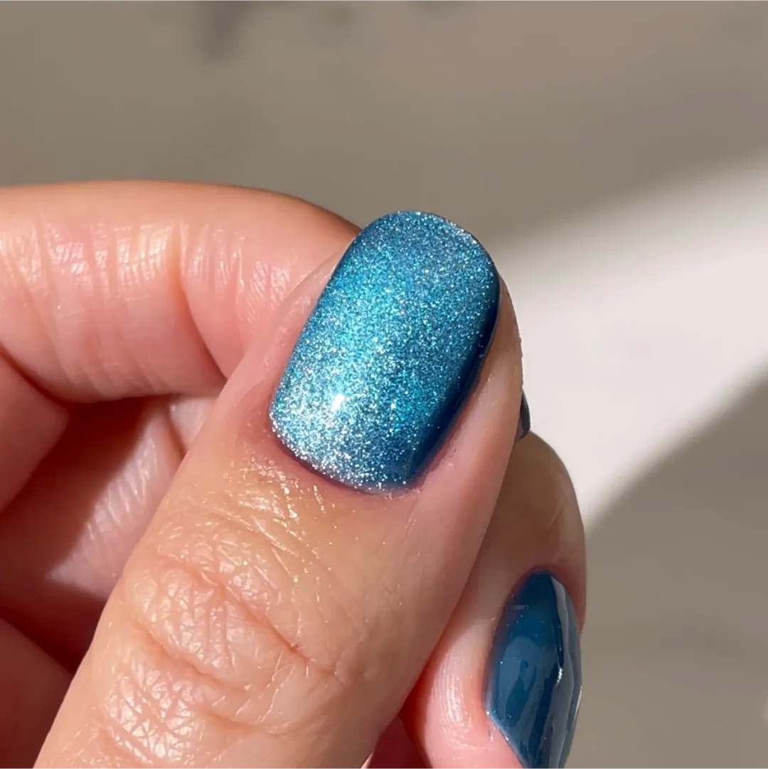 The Gel Collection Cat Eye gel polish Neptun 10 ml safirblå