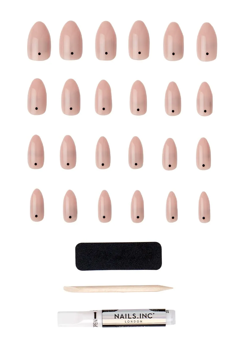 Nails Inc Going Dotty kunstnegler prikkete mønster