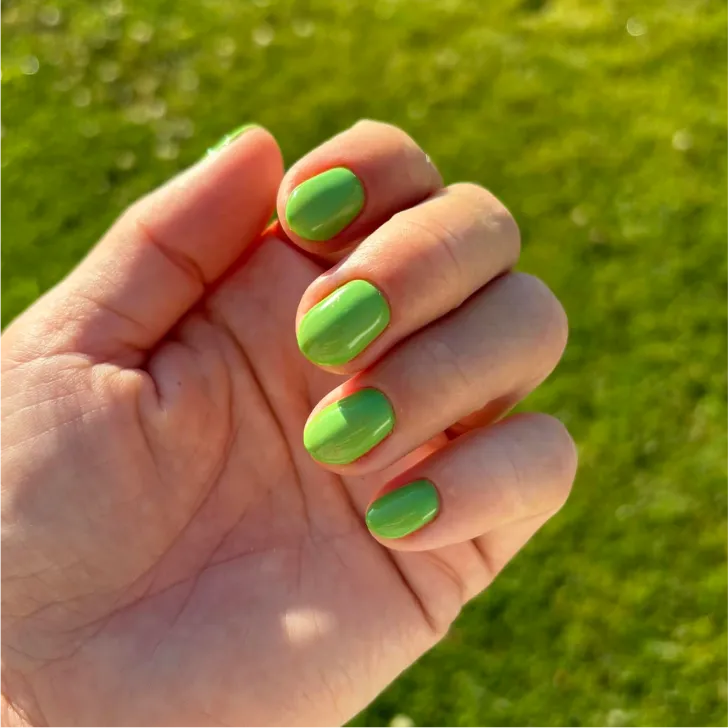 The Gel Collection 692 Kiwi Kiss gellakk 10 ml lys grønn