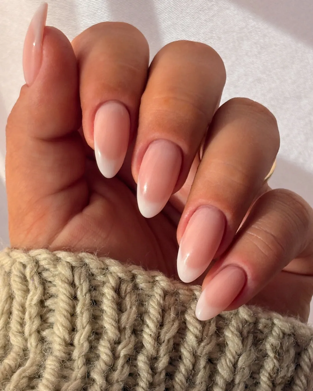 The Gel Collection Gel Polish 185 Blank Page gellakk melkehvit