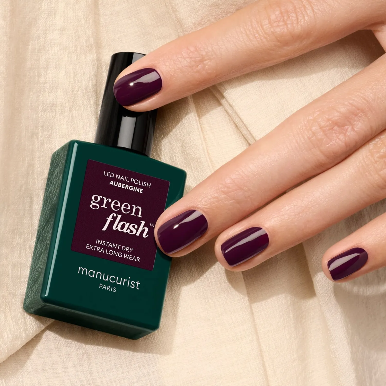 Manucurist Green Flash Aubergine gellakk mørk lilla