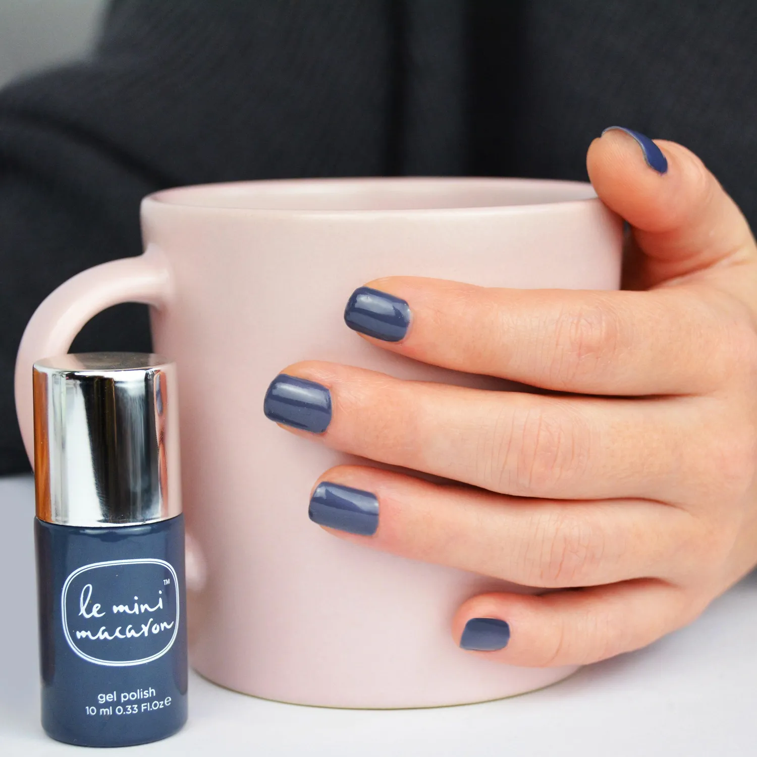 Le Mini Macaron Svart Sesam gellakk 8,5 ml koksgrå