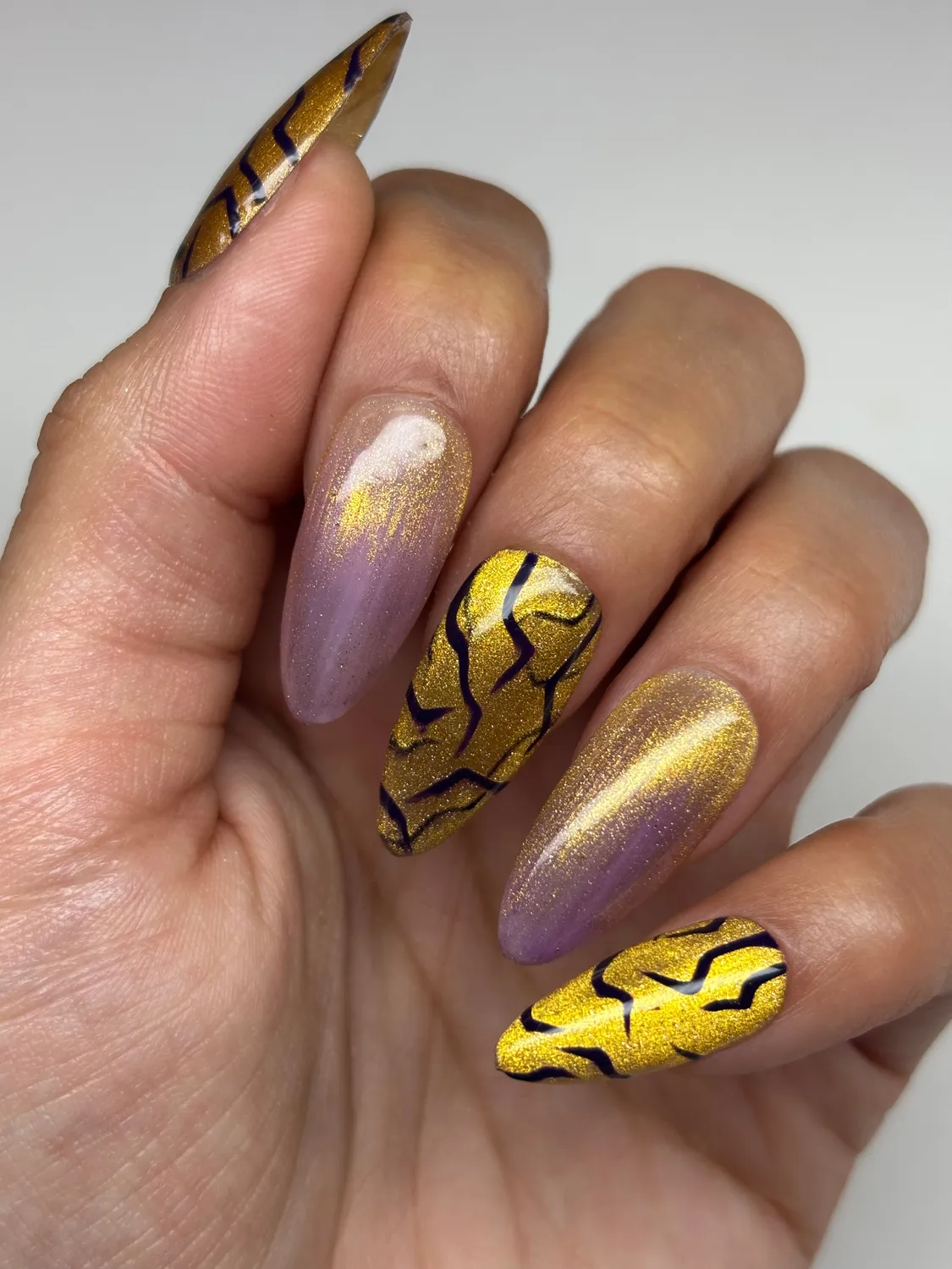 Light Elegance P+ Golden Kitty gellakk 10 ml gull cat eye