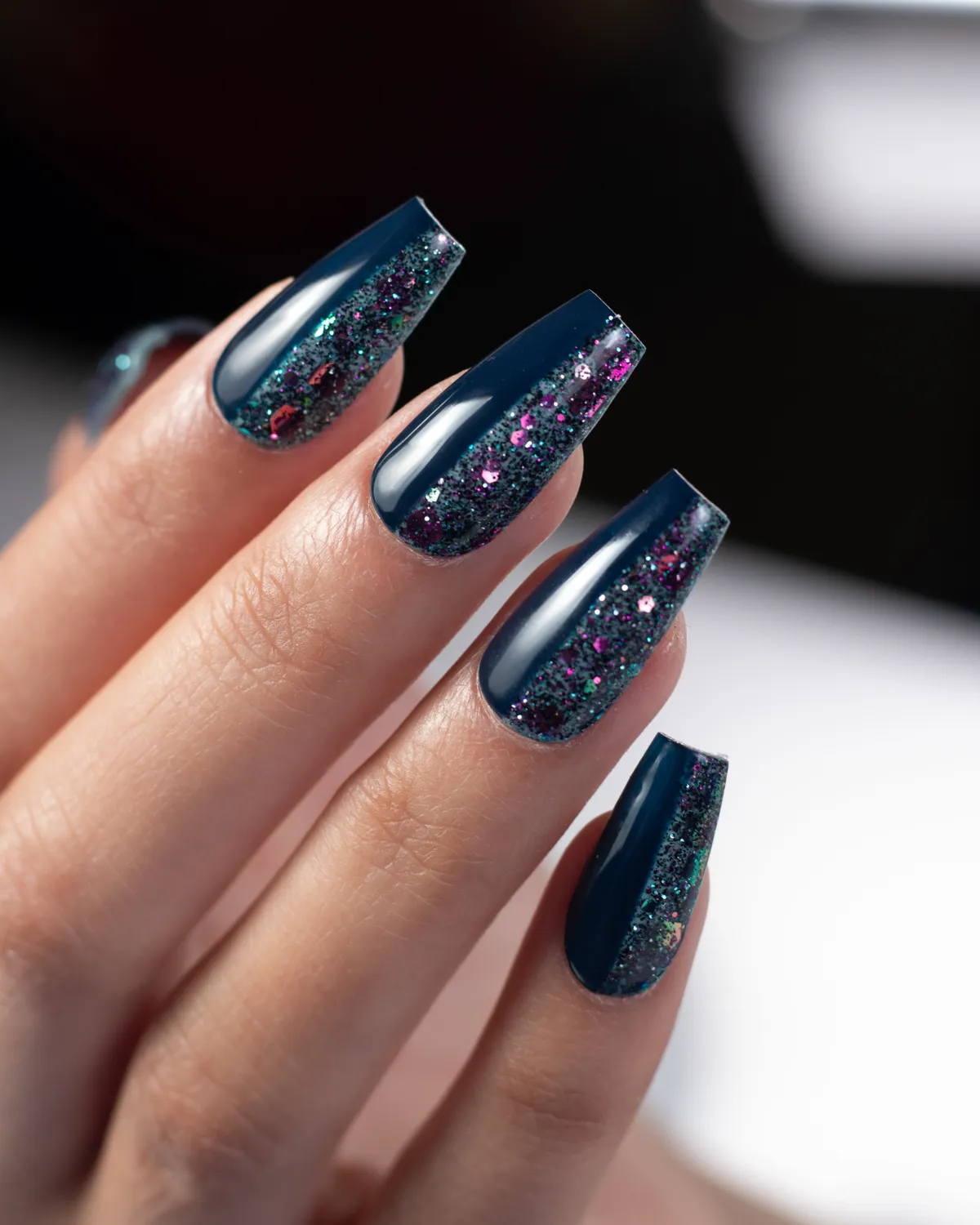 Light Elegance Moody Blues ButterCream fargegel mørkeblå