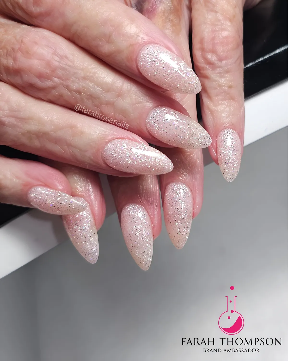 Light Elegance P+ Irresistible gellakk 10 ml rosa glitter