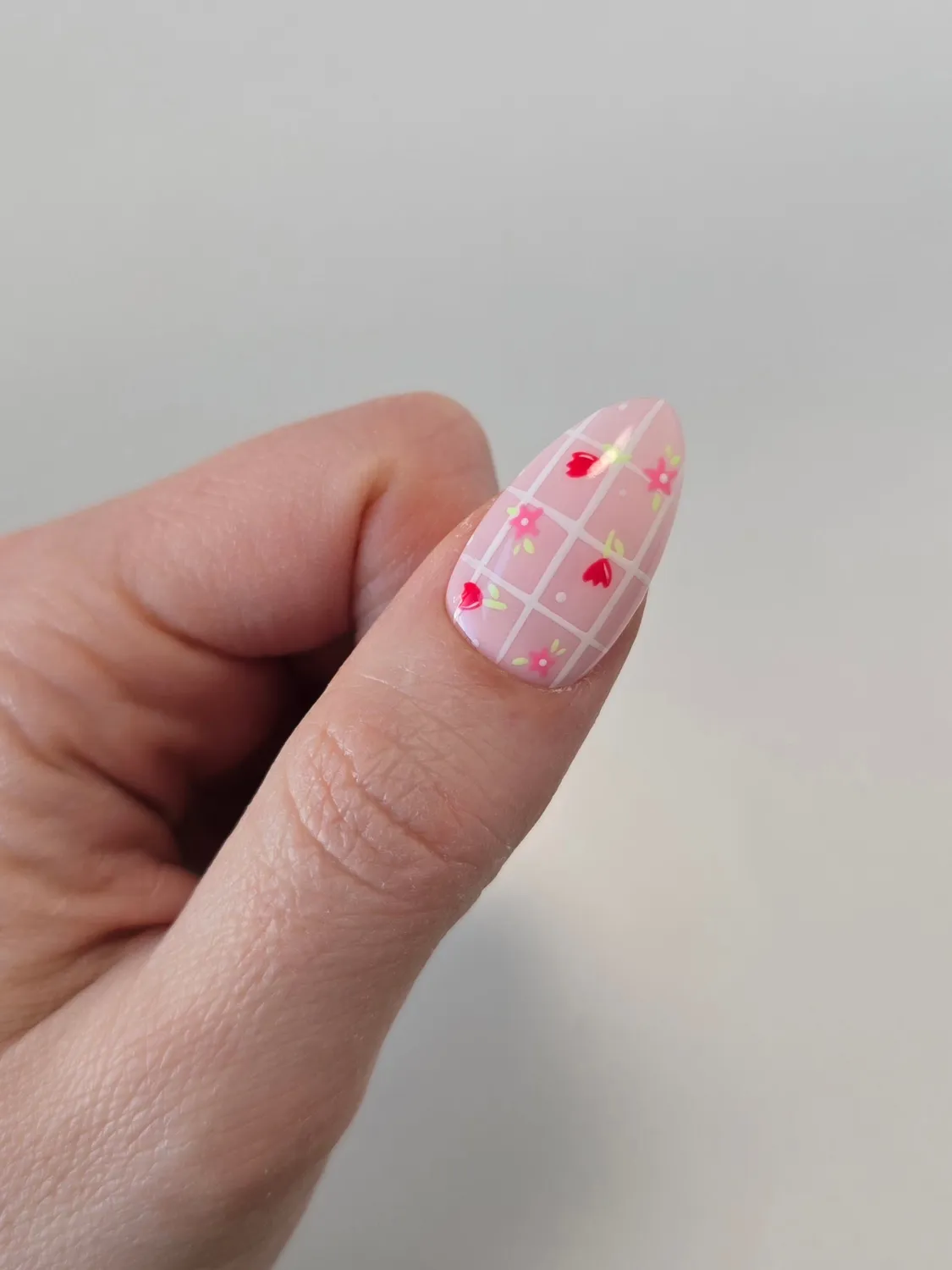 Light Elegance P+ Whimsical Whiskers gellakk 10 ml lyserosa
