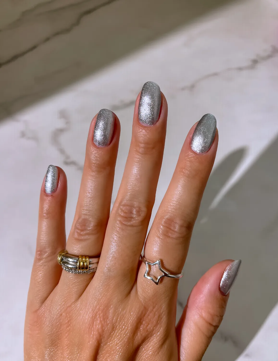 Le Mini Macaron Silver Glow gellakk 8,5 ml metallisk sølv