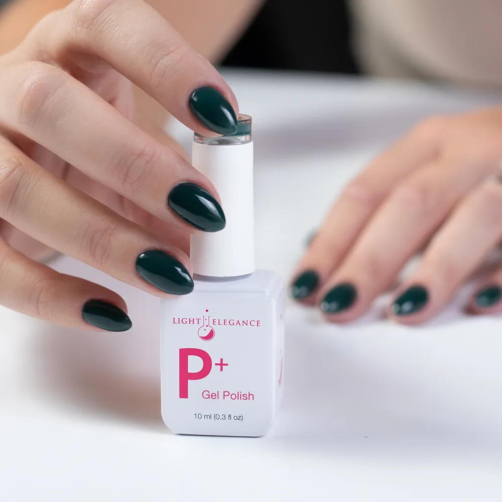 Light Elegance P+ Worth Waiting For gel polish 10 ml mørkegrønn