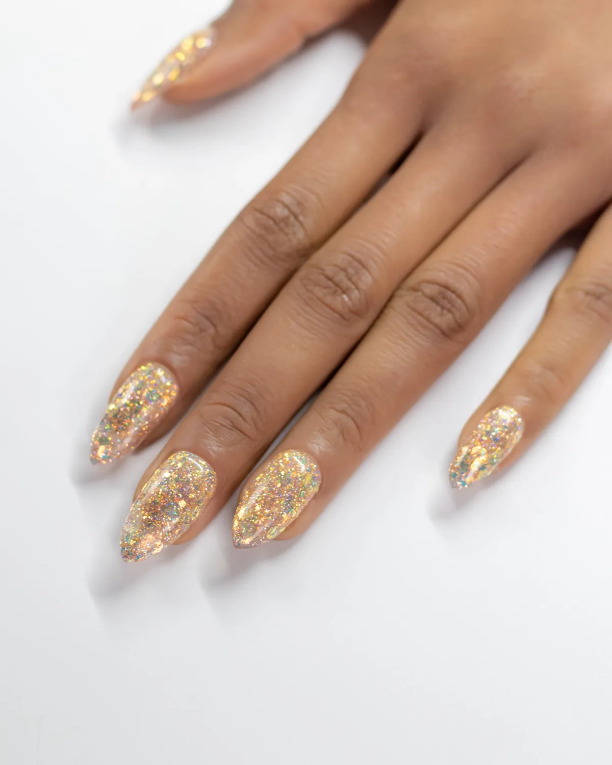 Light Elegance P+ Sandy Bottoms glitter gellakk 10 ml fersken