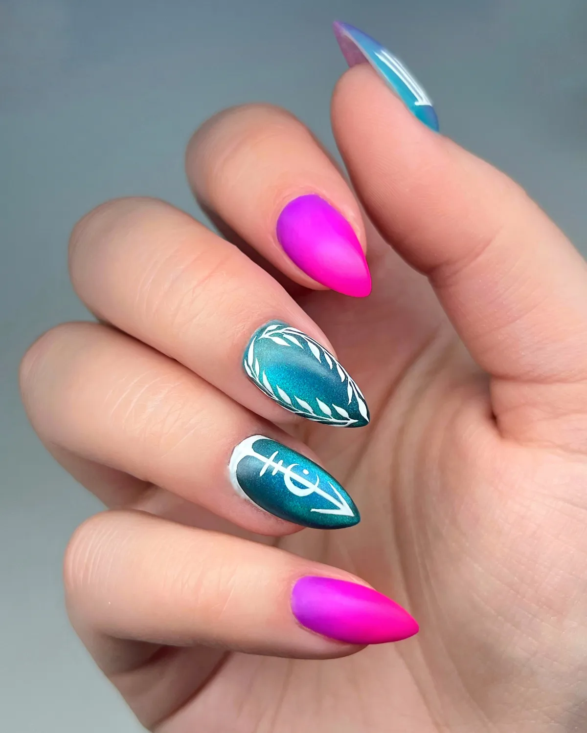 Light Elegance P+ Mermaid Kitty gel polish 10 ml cat eye