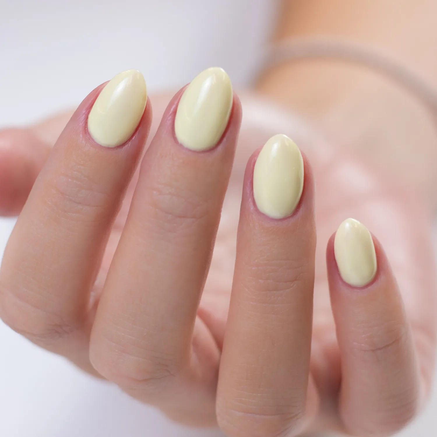 Light Elegance Totally Taffy ButterCream gellakk 5 ml pastellgul