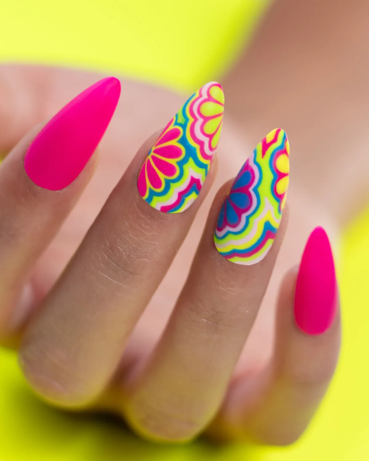 Light Elegance P+ Love Bug gelelakk 10 ml fuksia